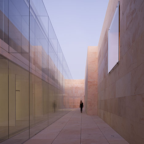 Offices for Junta de Castilla y León by Alberto Campo Baeza