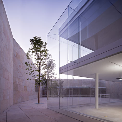 Offices for Junta de Castilla y León by Alberto Campo Baeza