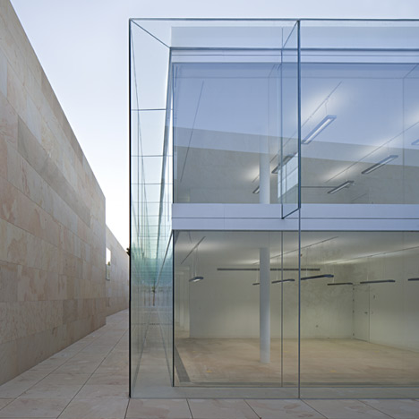Offices for Junta de Castilla y León by Alberto Campo Baeza
