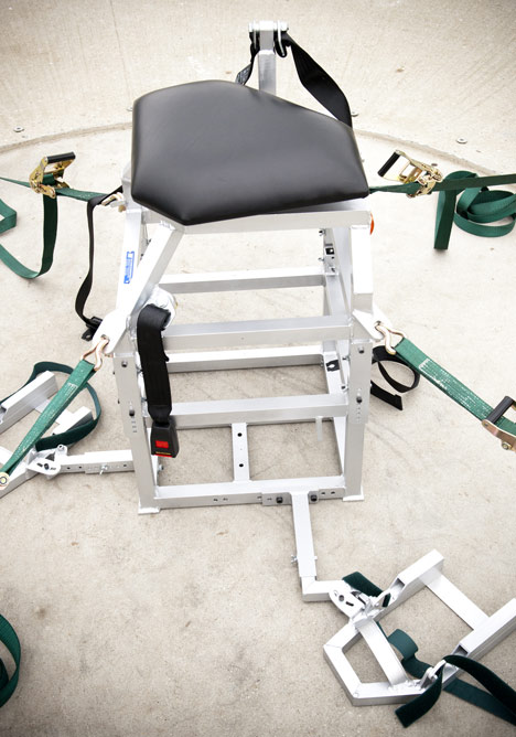 Paralympic design: discus throwing frame by Roger Thorn