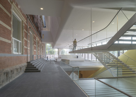 Stedelijk Museum Amsterdam by Benthem Crouwel Architects Stedelijk Museum Amsterdam by Benthem Crouwel Architects