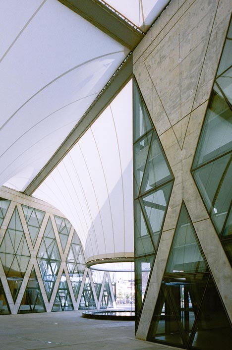 Dadong Art Centre by MAYU Architects