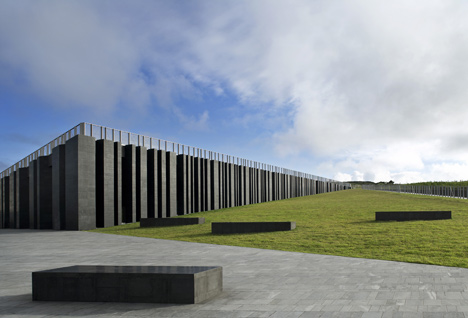 Giant's Causeway Visitors' Centre by Heneghan Peng Architects Giant's Causeway Visitors' Centre by Heneghan Peng Architects