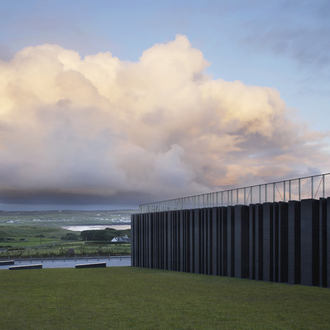 Giant's Causeway Visitors' Centre by Heneghan Peng Architects Giant's Causeway Visitors' Centre by Heneghan Peng Architects