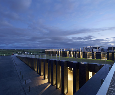 Giant's Causeway Visitors' Centre by Heneghan Peng Architects Giant's Causeway Visitors' Centre by Heneghan Peng Architects