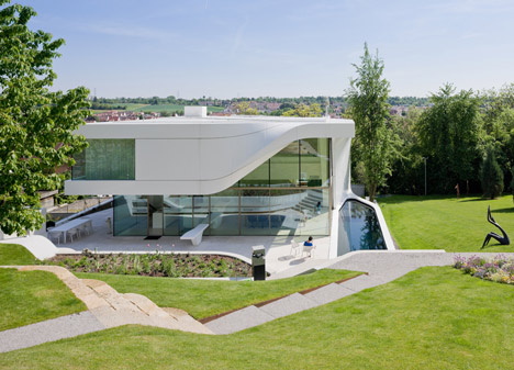 Haus am Weinberg by UNStudio