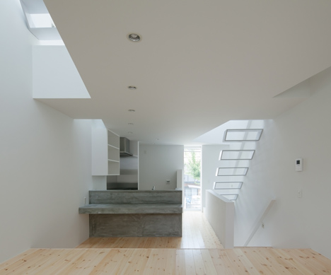 House in Tamatsu by Ido Kenji Architectural Studio House in Tamatsu by Ido Kenji Architectural Studio