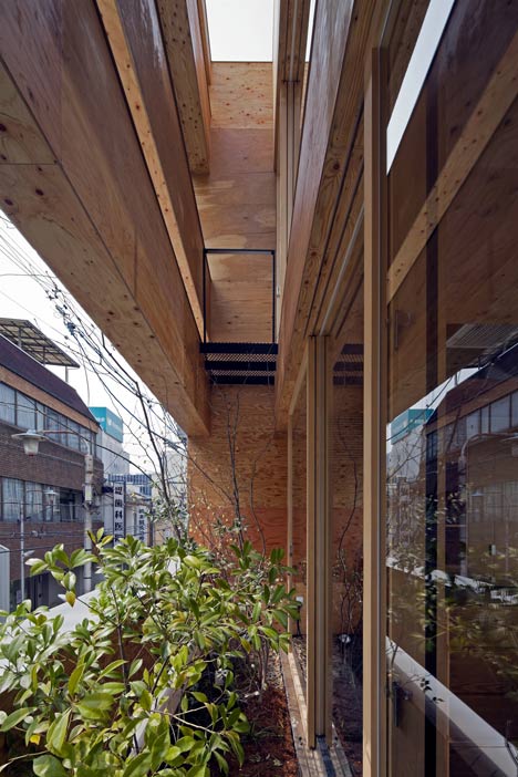 dezeen_Machi Building by UID Architects