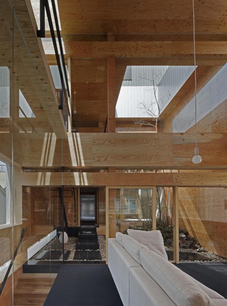 dezeen_Machi Building by UID Architects