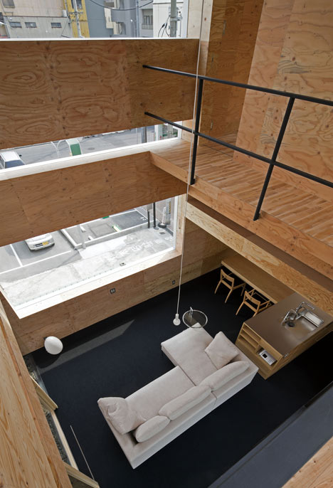 dezeen_Machi Building by UID Architects