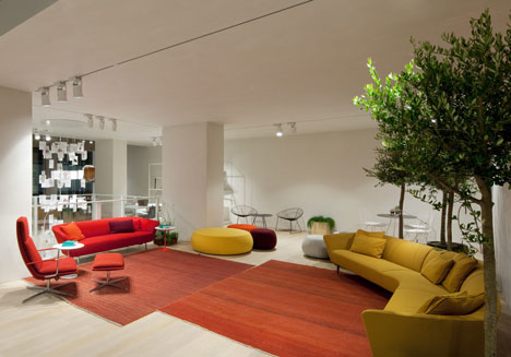 Arper showcases Saya and Juno chairs at new London showroom Arper showcases Saya and Juno chairs at new London showroom