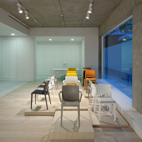 Arper showcases Saya and Juno chairs at new London showroom Arper showcases Saya and Juno chairs at new London showroom