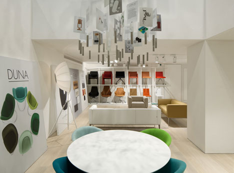 Arper showcases Saya and Juno chairs at new London showroom Arper showcases Saya and Juno chairs at new London showroom
