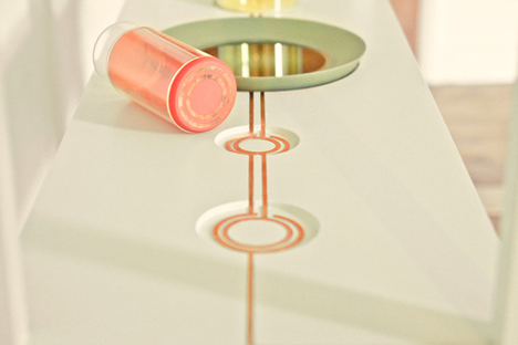 Photovoltaic glassware by Marjan van Aubel wins DOEN Materiaalprijs