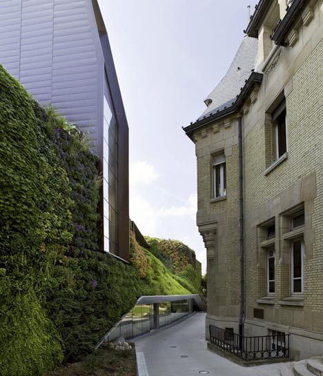 Regional Chamber of Commerce and Industry by Chartier-Corbasson Architectes Regional Chamber of Commerce and Industry by Chartier-Corbasson Architectes