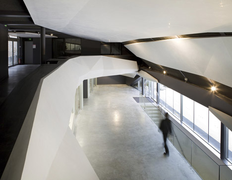 Regional Chamber of Commerce and Industry by Chartier-Corbasson Architectes Regional Chamber of Commerce and Industry by Chartier-Corbasson Architectes