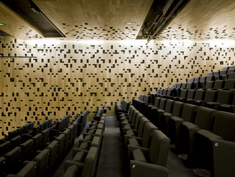 Regional Chamber of Commerce and Industry by Chartier-Corbasson Architectes Regional Chamber of Commerce and Industry by Chartier-Corbasson Architectes
