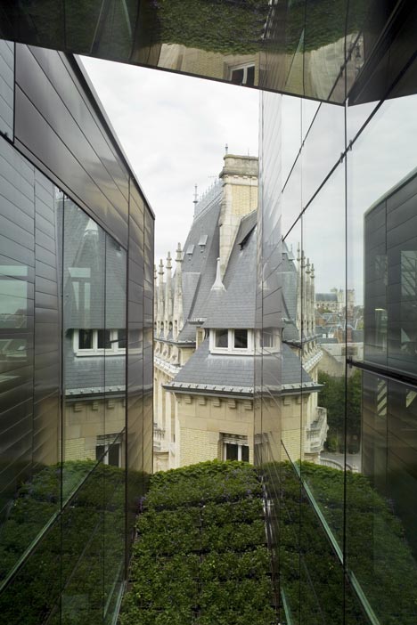 Regional Chamber of Commerce and Industry by Chartier-Corbasson Architectes Regional Chamber of Commerce and Industry by Chartier-Corbasson Architectes
