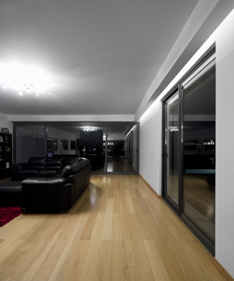 U House by Jorge Graca Costa