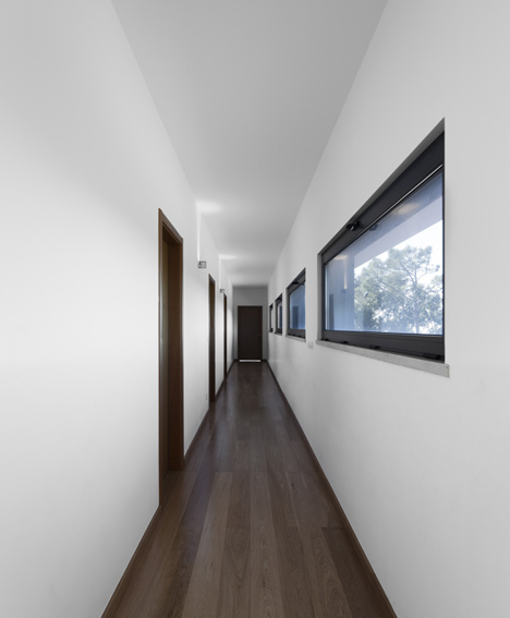 U House by Jorge Graca Costa