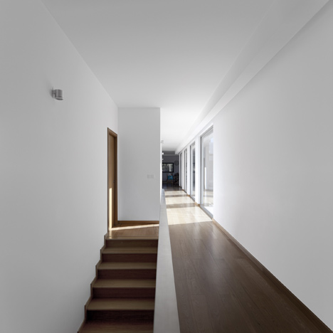 U House by Jorge Graca Costa