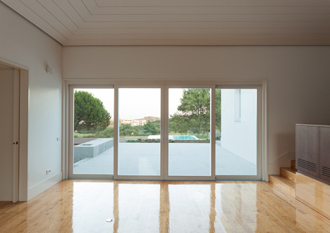House in Belas by CHP Arquitectos House in Belas by CHP Arquitectos