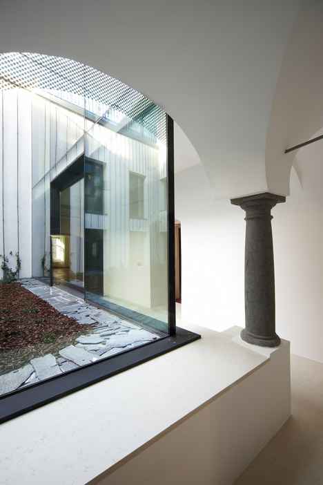 Baroque Court Apartments by OFIS Arhitekti