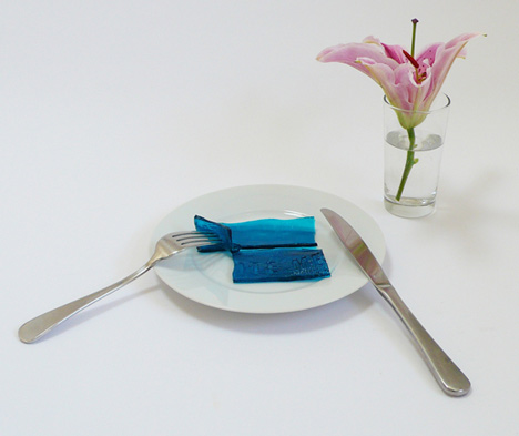 Bite Me edible desk lamp by Victor Vetterlein Bite Me edible desk lamp by Victor Vetterlein