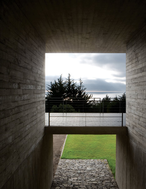 Casa El Pangue by Elton + Leniz Casa El Pangue by Elton + Leniz