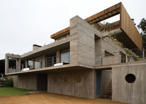 Casa El Pangue by Elton + Leniz Casa El Pangue by Elton + Leniz