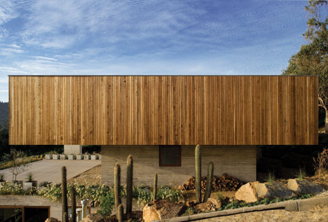 Casa El Pangue by Elton + Leniz Casa El Pangue by Elton + Leniz