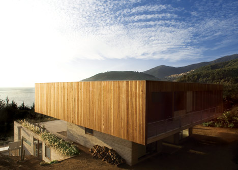 Casa El Pangue by Elton + Leniz Casa El Pangue by Elton + Leniz