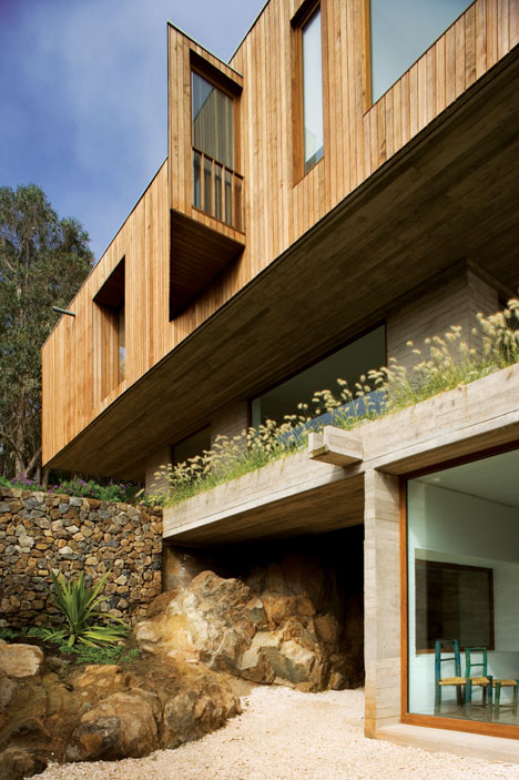 Casa El Pangue by Elton + Leniz Casa El Pangue by Elton + Leniz