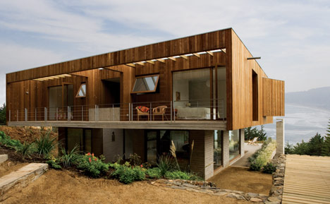 Casa El Pangue by Elton + Leniz Casa El Pangue by Elton + Leniz
