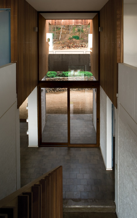 Casa El Pangue by Elton + Leniz Casa El Pangue by Elton + Leniz