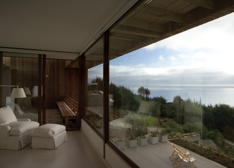 Casa El Pangue by Elton + Leniz Casa El Pangue by Elton + Leniz