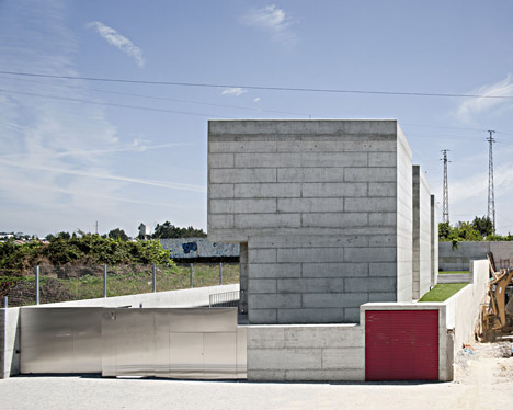 House in Moreira by Phyd Arquitectura House in Moreira by Phyd Arquitectura