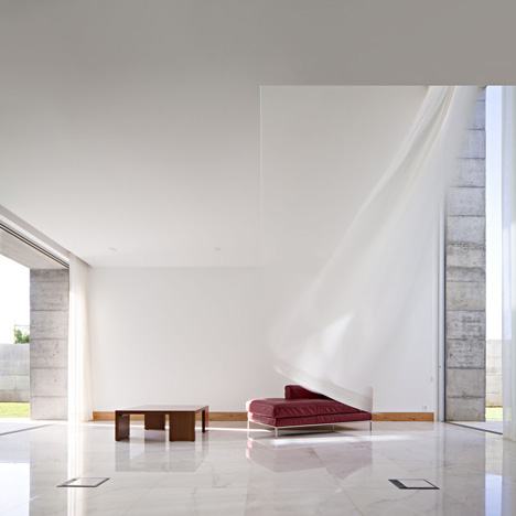 House in Moreira by Phyd Arquitectura House in Moreira by Phyd Arquitectura