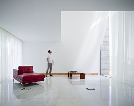 House in Moreira by Phyd Arquitectura House in Moreira by Phyd Arquitectura