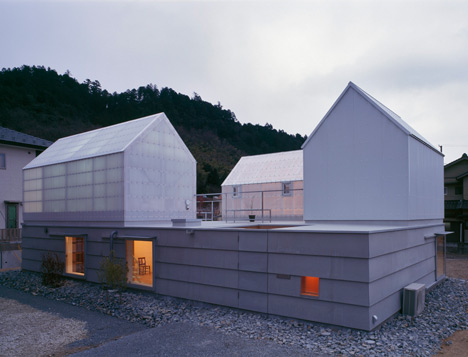House in Yamasaki by Tato Architects