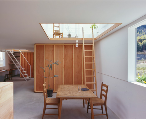 House in Yamasaki by Tato Architects