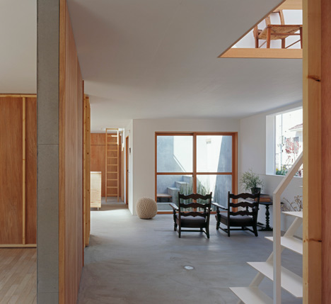 House in Yamasaki by Tato Architects
