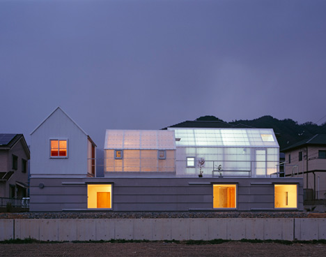 House in Yamasaki by Tato Architects
