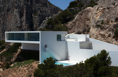 House on the Cliff by Fran Silvestre Arquitectos House on the Cliff by Fran Silvestre Arquitectos