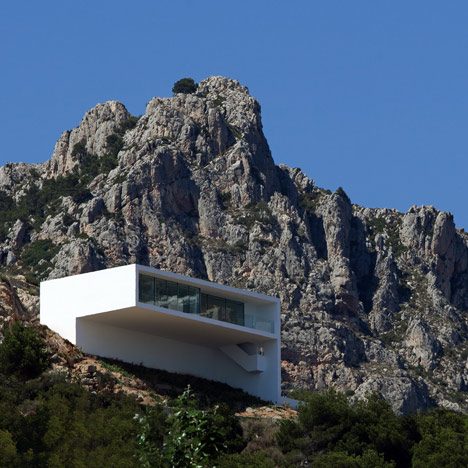 House on the Cliff by Fran Silvestre Arquitectos House on the Cliff by Fran Silvestre Arquitectos