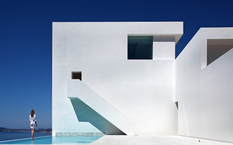 House on the Cliff by Fran Silvestre Arquitectos House on the Cliff by Fran Silvestre Arquitectos