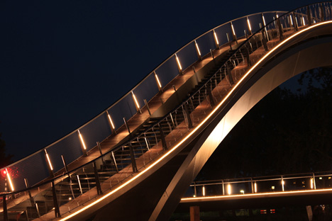 Melkwegbridge by NEXT Architects and Rietveld Landscape Melkwegbridge by NEXT Architects and Rietveld Landscape