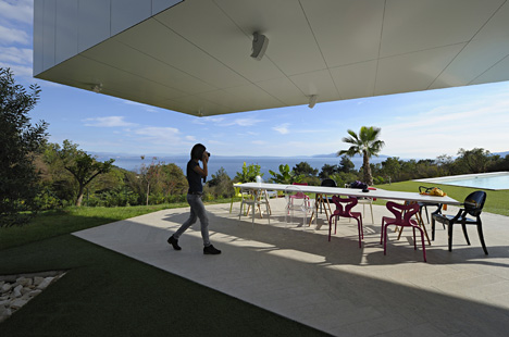 Nest and Cave House by Idis Turato Nest and Cave House by Idis Turato