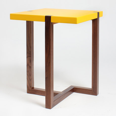 Making a moderist table in an "old artisanal way" - Hugo Passos Making a moderist table in an "old artisanal way" - Hugo Passos