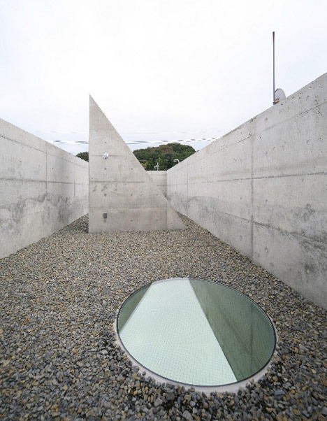 Ryusenji House by Tomoaki Uno Architects